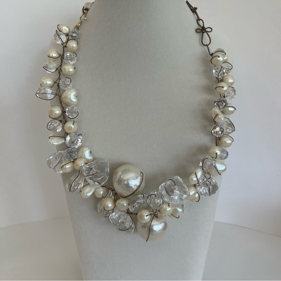 Vintage Abra Pearl and Lucite Necklace with Wire Lacing - Picture 5 of 14
